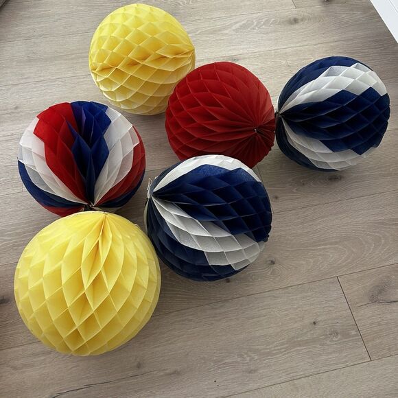 Vintage Honeycomb Decorations Set of 9 Bells Balls Ornament Hanging Party Retro - Picture 2 of 10